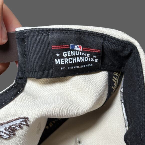 Mitchell & Ness San Diego Padres Pro Crown Snapback Hat Cream Brown - Picture 10 of 10